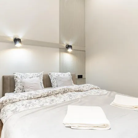 Charm & Comfort Renovated Gem In Old Town Sarego Apt B Cracovia Esterno foto