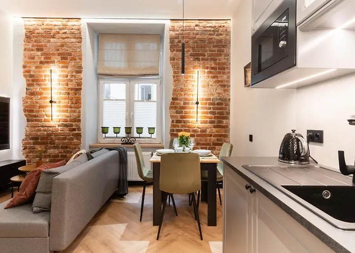 Charm & Comfort Renovated Gem In Old Town Sarego Apt B