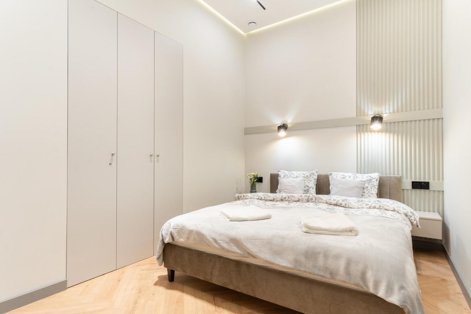 Charm & Comfort Renovated Gem In Old Town Sarego B Appartamento *